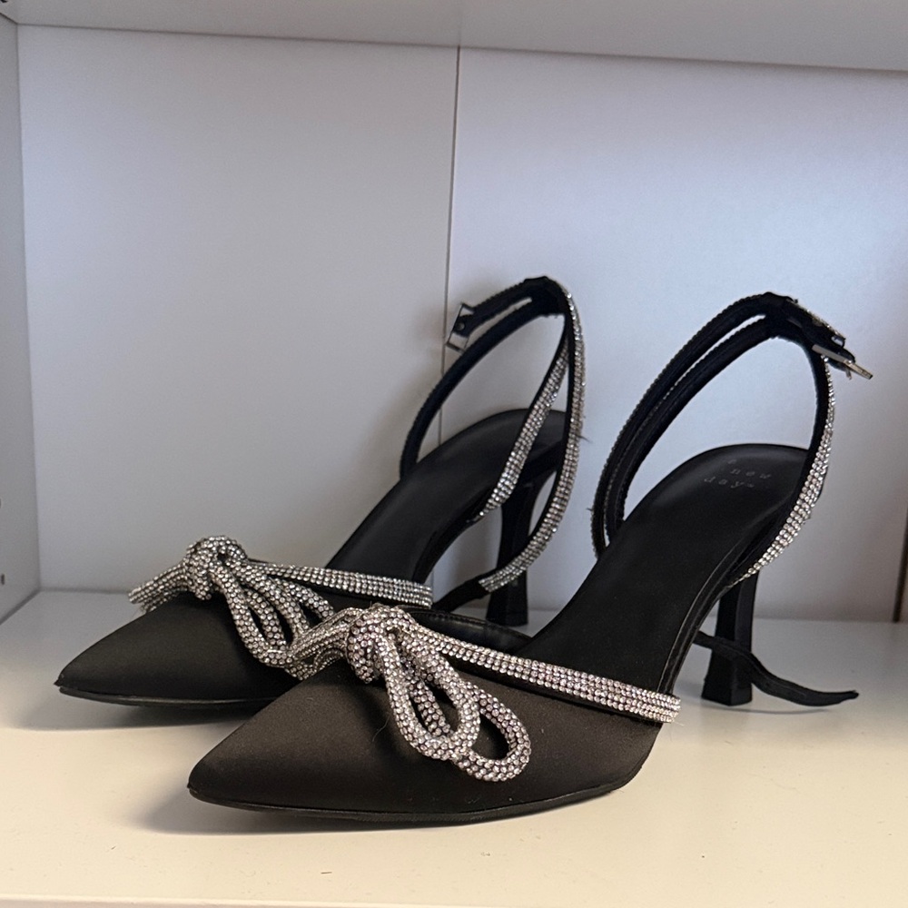 Bow Heels